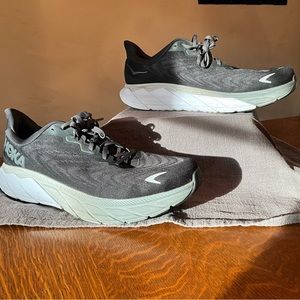 Hoka Men’s Arahi 6 Size 13